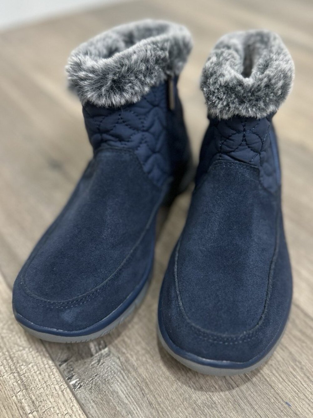 Skechers Women’s Size 5 Navy Faux Fur Ankle Boots Relaxed Fit 167260